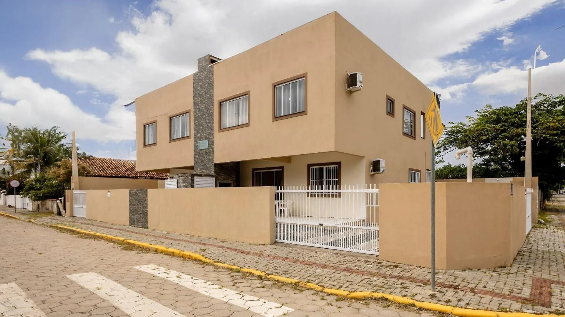 Rhe'S - Casas Em Condominio 2 Min Da Praia Em ボンビーニャス 0*,  ブラジル